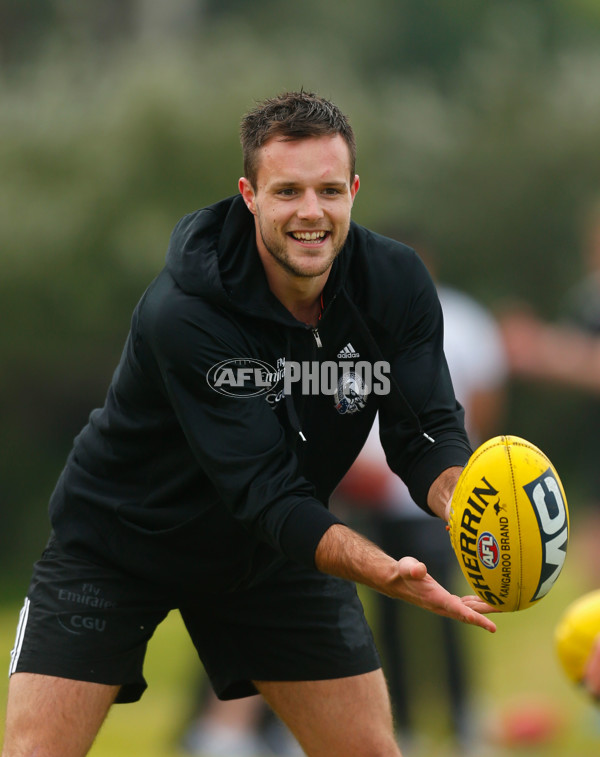 AFL 2012 Media - Collingwood Recovery 181912 - 270283