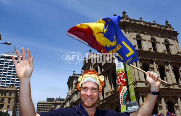 AFL 2001 Media - Brisbane Premiers Victory Parade 021001 - A-37491220