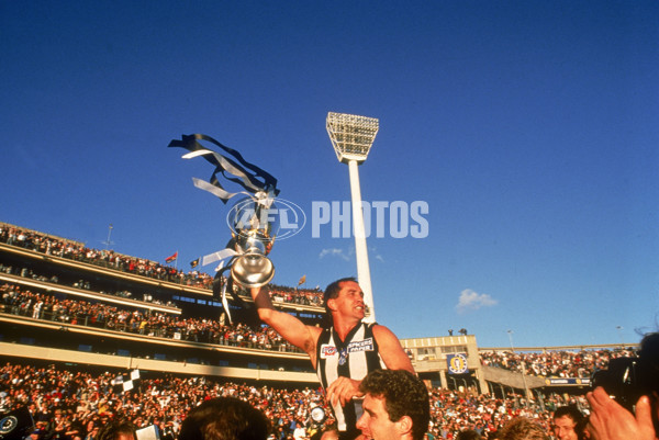 AFL 1990 Grand Final - Essendon v Collingwood - 140664