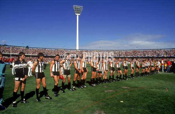 AFL 1990 Grand Final - Essendon v Collingwood - 140663