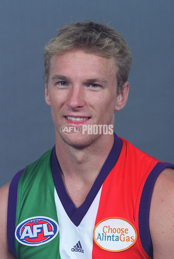 AFL 2000 Media - Fremantle Team Portraits - 163848