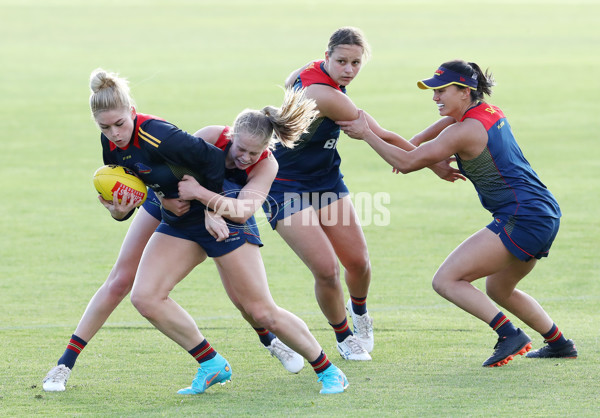 AFLW 2022 S7 Training - Adelaide Crows 161122 - 1022729