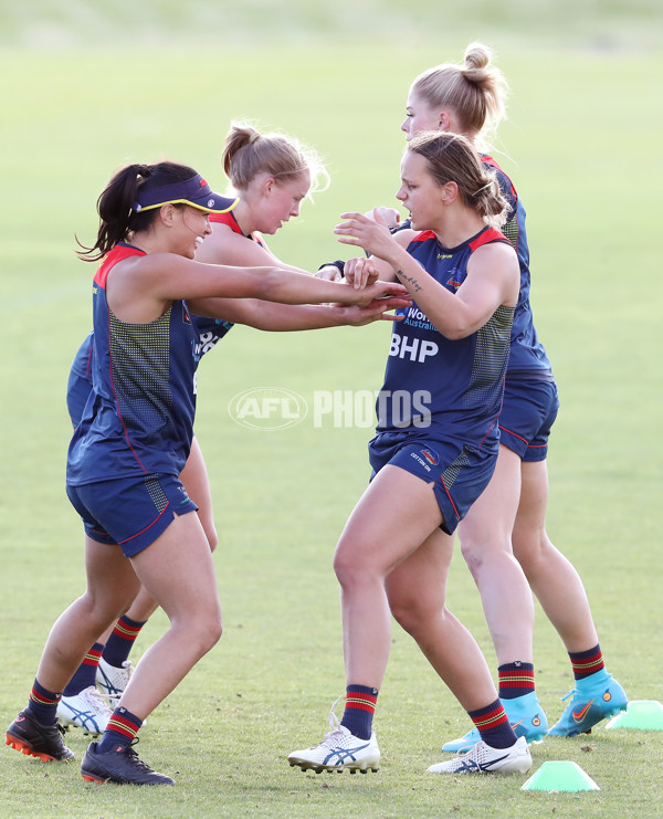 AFLW 2022 S7 Training - Adelaide Crows 161122 - 1022728