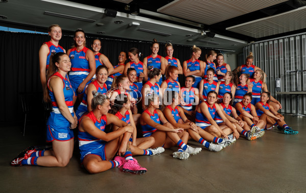 AFLW 2021 Media - Western Bulldogs Team Photo Day - 800684