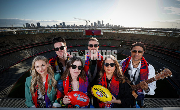 AFL 2021 Media - Grand Final Entertainment Photo Opportunity - 890334