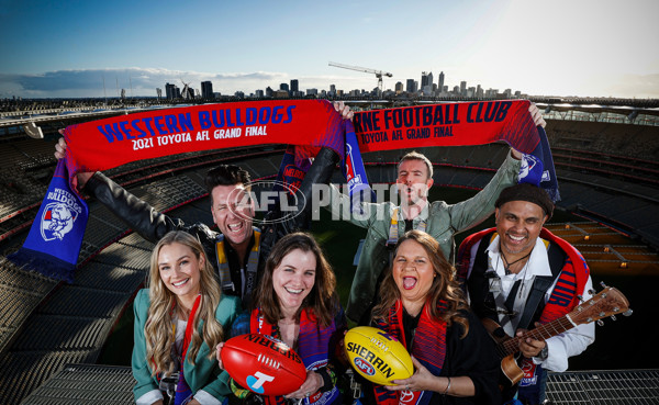 AFL 2021 Media - Grand Final Entertainment Photo Opportunity - 890336