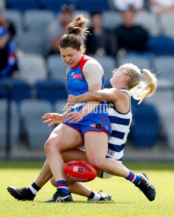 AFLW 2022 S7 Round 06 - Western Bulldogs v Geelong - 1014804