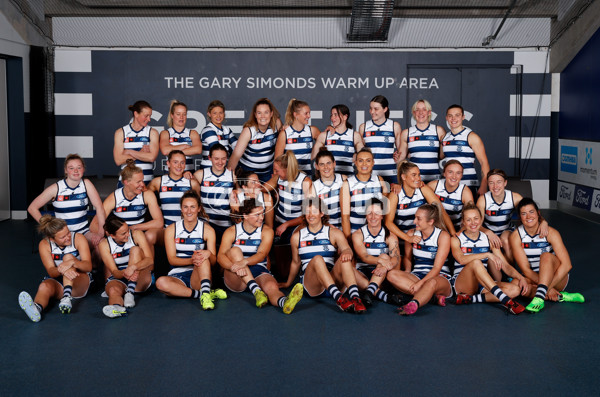 AFLW 2022 Media - Geelong Team Photo Day S7 - 984228