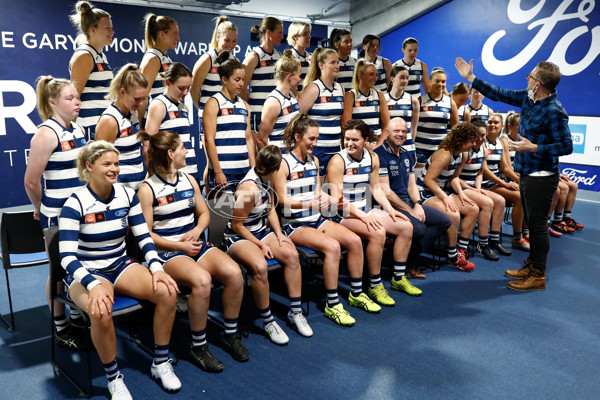 AFLW 2022 Media - Geelong Team Photo Day S7 - 984261