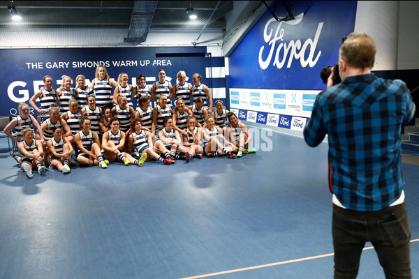 AFLW 2022 Media - Geelong Team Photo Day S7 - 984264