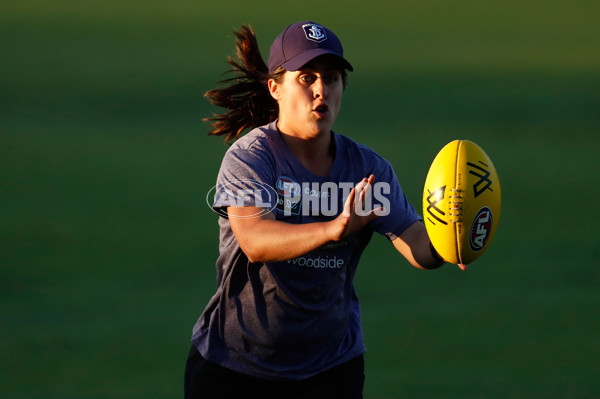 AFL 2016 Training - Fremantle Womens 131216 - 481508
