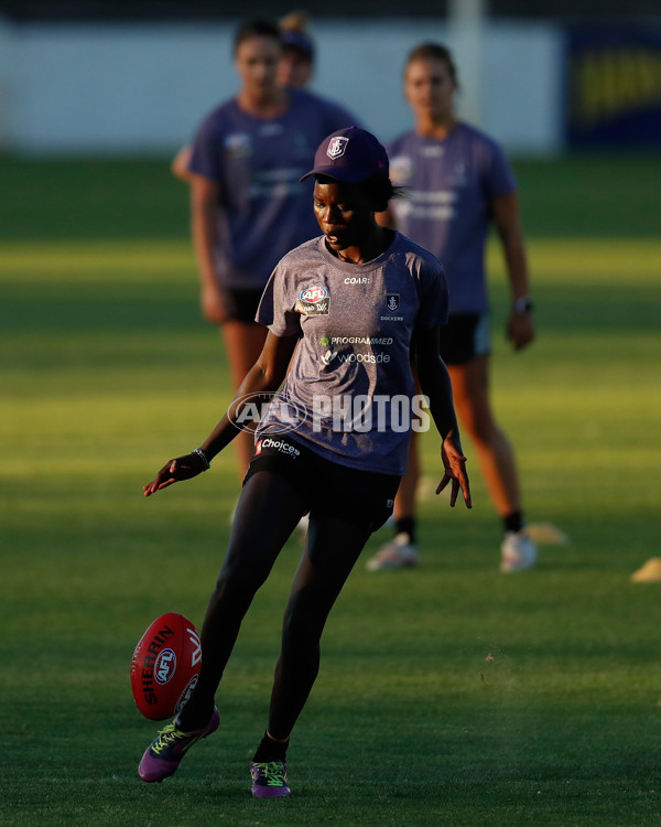 AFL 2016 Training - Fremantle Womens 131216 - 481505