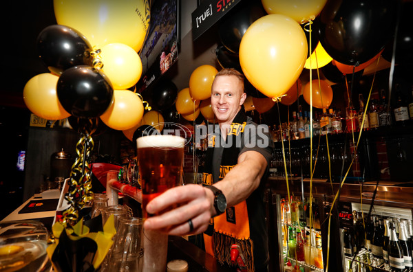 AFL 2017 Media - Melbourne Turns Yellow and Black - 555101