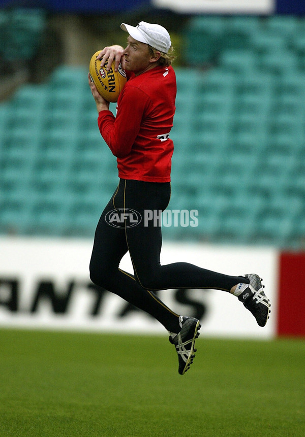 AFL 2002 Media - Sydney Training 170402 - 135436