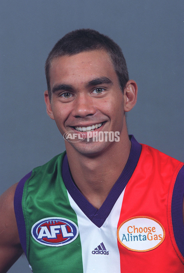 AFL 2000 Media - Fremantle Team Portraits - 163845