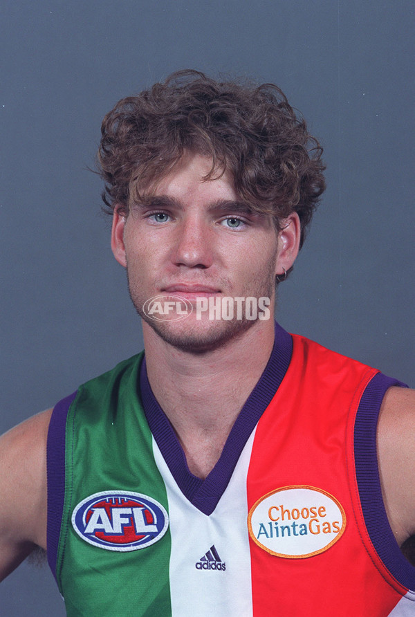AFL 2000 Media - Fremantle Team Portraits - 163825