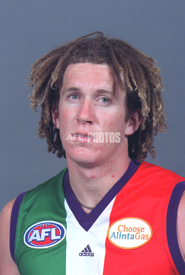 AFL 2000 Media - Fremantle Team Portraits - 163852