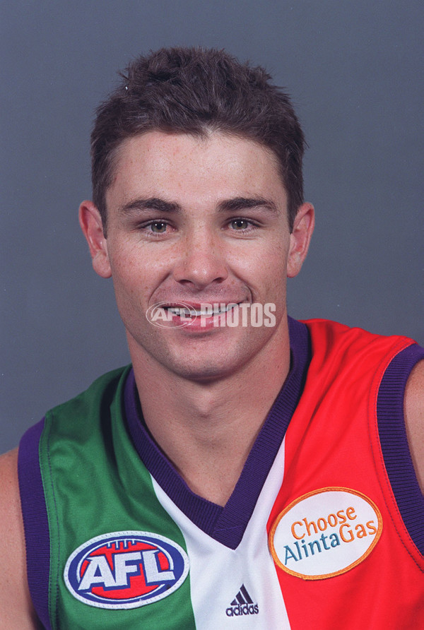 AFL 2000 Media - Fremantle Team Portraits - 163847