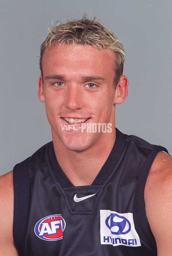 AFL 2000 Media - Carlton Team Portraits - 164168