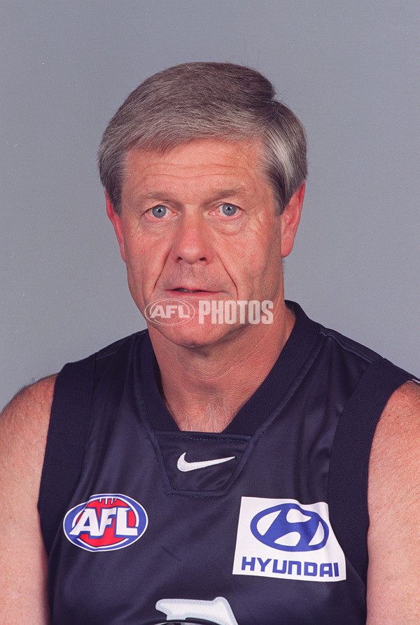 AFL 2000 Media - Carlton Team Portraits - 164193