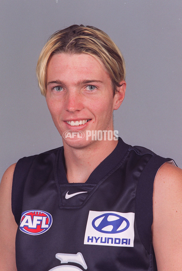 AFL 2000 Media - Carlton Team Portraits - 164177