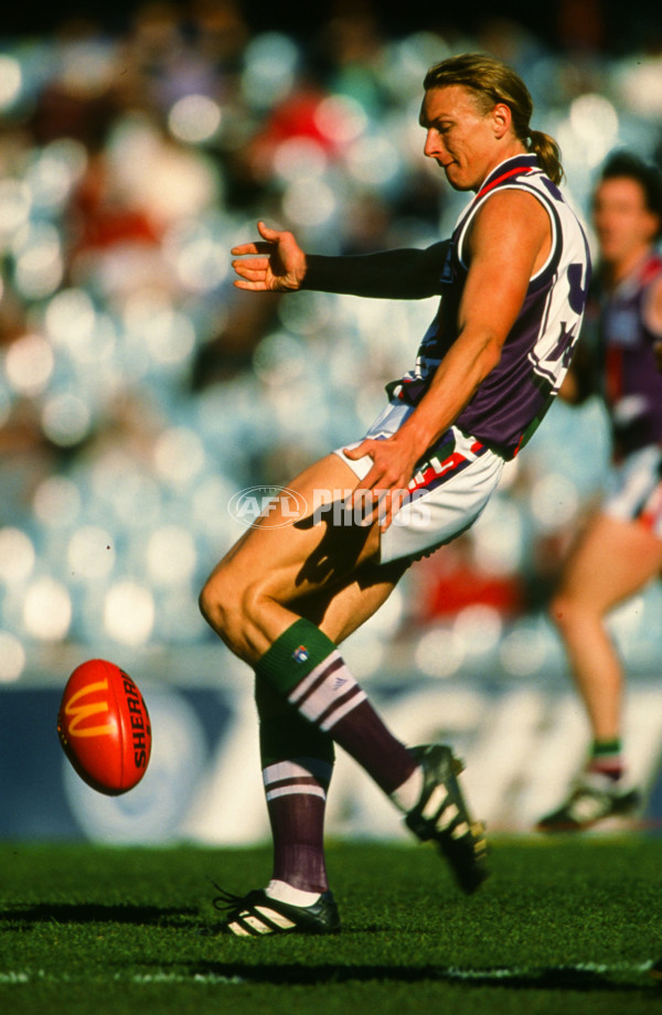 AFL 1998 Round 16 - Melbourne v Fremantle - 25408