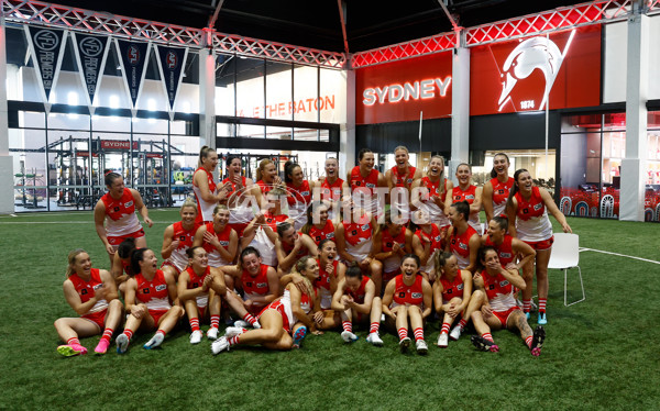 AFLW 2023 Media - Sydney Team Photo Day - A-41012038