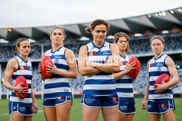 AFLW 2023 Media - Geelong Team Photo Day - A-41902856