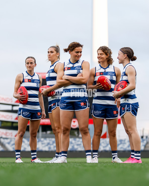 AFLW 2023 Media - Geelong Team Photo Day - A-41904223